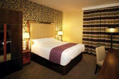 фото отеля Premier Inn Bournemouth Central
