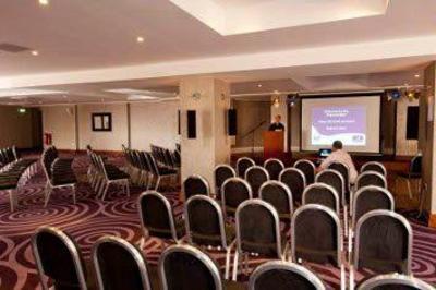 фото отеля Premier Inn Bournemouth Central