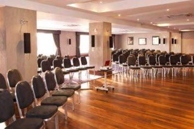 фото отеля Premier Inn Bournemouth Central