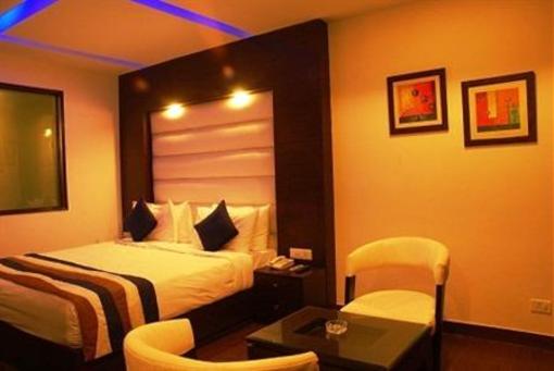 фото отеля The Grand Sarwan Hotel