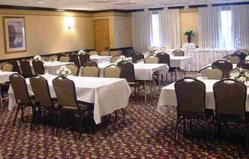 фото отеля Country Inn & Suites West Youngstown