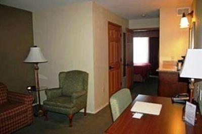 фото отеля Country Inn & Suites West Youngstown
