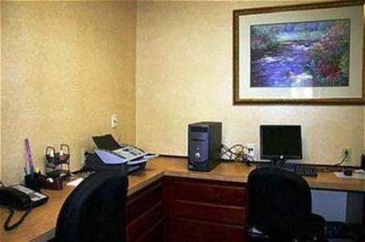 фото отеля Country Inn & Suites West Youngstown