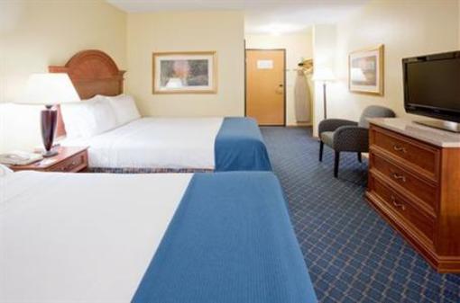 фото отеля Holiday Inn Express Bemidji