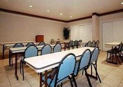 фото отеля Holiday Inn Express Charleston South