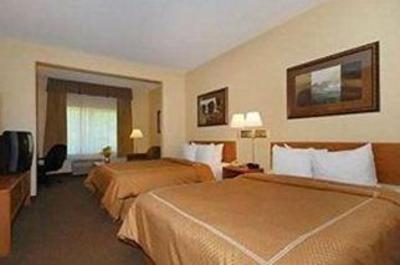фото отеля Holiday Inn Express Charleston South