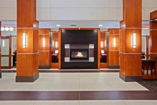 фото отеля Holiday Inn Express and Suites Columbus Edinburgh