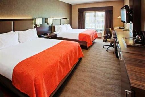фото отеля Holiday Inn Express and Suites Columbus Edinburgh
