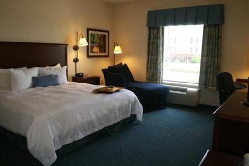 фото отеля Hampton Inn Harrisonburg South