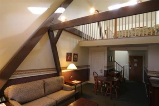 фото отеля Longfellows Hotel, Restaurant, and Conference Center