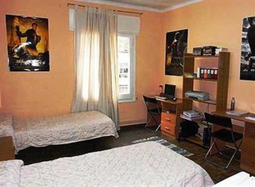 фото отеля Hostal San Marius Travessera Barcelona