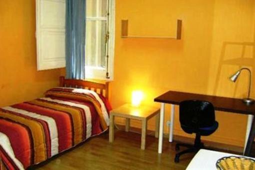 фото отеля Hostal San Marius Travessera Barcelona