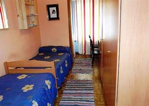 фото отеля Hostal San Marius Travessera Barcelona