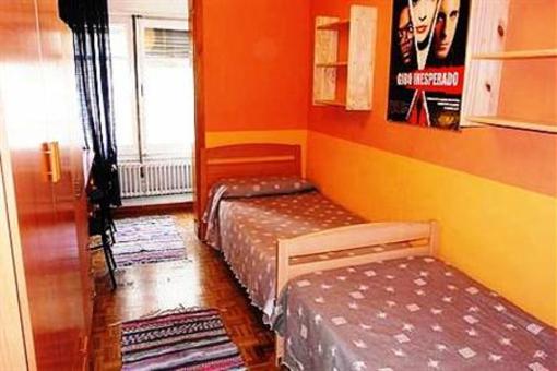 фото отеля Hostal San Marius Travessera Barcelona