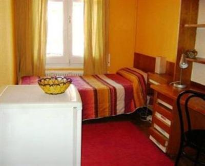 фото отеля Hostal San Marius Travessera Barcelona
