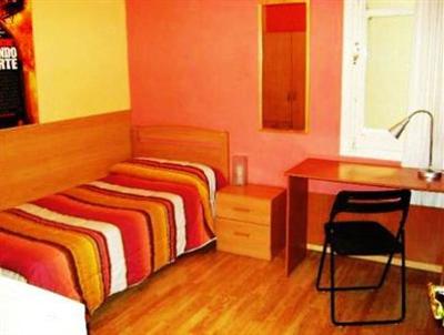 фото отеля Hostal San Marius Travessera Barcelona