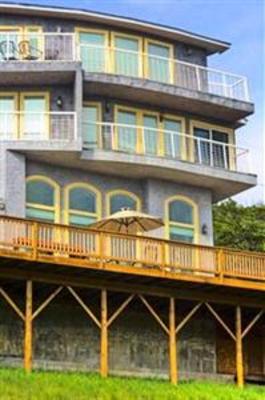 фото отеля Roli's Bed & Breakfast