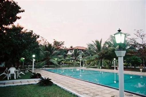 фото отеля Hotel Lagoon Paradise Negombo