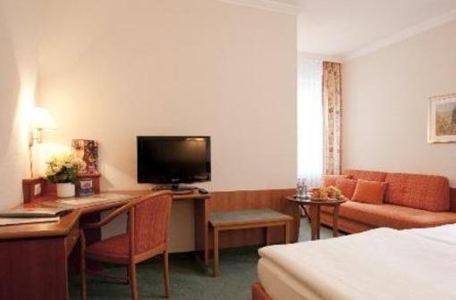 фото отеля Hotel Haus Am Park Bad Homburg vor der Hohe