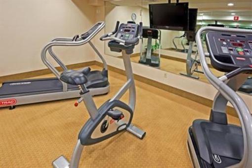 фото отеля Holiday Inn Express Maspeth New York City