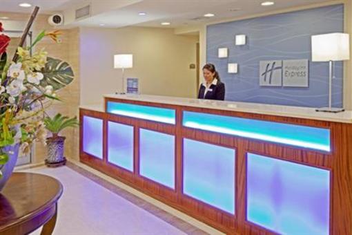 фото отеля Holiday Inn Express Maspeth New York City
