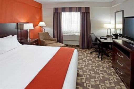 фото отеля Holiday Inn Express Maspeth New York City