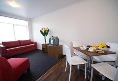 фото отеля Easystay Apartments Raglan Street