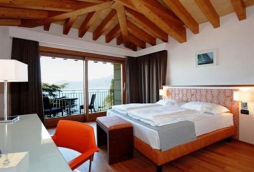 фото отеля Hotel Lido Torri Del Benaco