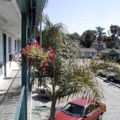фото отеля Colonial Pool Motel Long Beach