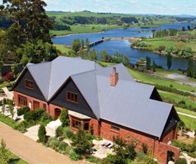 фото отеля Emanuels Lake Karapiro Lodge Cambridge (New Zealand)