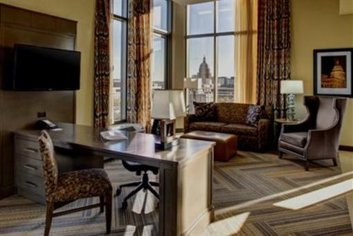 фото отеля Hampton Inn & Suites Austin at The University Capitol