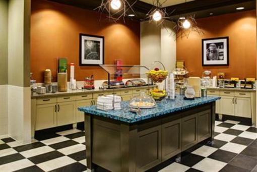 фото отеля Hampton Inn & Suites Austin at The University Capitol