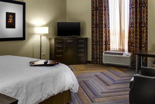 фото отеля Hampton Inn & Suites Austin at The University Capitol