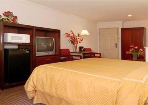 фото отеля Ramada Limited Suites Anaheim Convention Center
