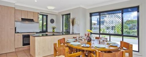 фото отеля Mermaid Beachside Bed & Breakfast Gold Coast