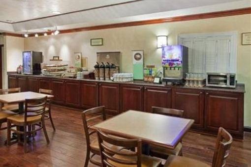 фото отеля Country Inn & Suites Savannah Gateway