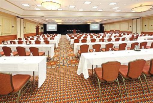 фото отеля Crowne Plaza Dallas Market Center
