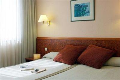 фото отеля Hesperia Sant Joan Suites