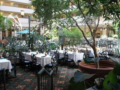 фото отеля Embassy Suites Hotel Greenville Golf Resort & Conference Ctr