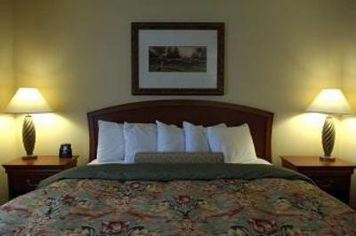 фото отеля Embassy Suites Hotel Greenville Golf Resort & Conference Ctr