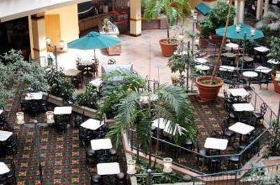 фото отеля Embassy Suites Hotel Greenville Golf Resort & Conference Ctr
