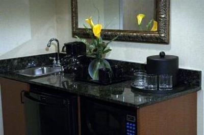 фото отеля Embassy Suites Hotel Greenville Golf Resort & Conference Ctr