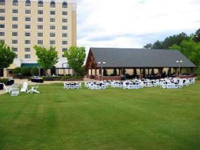фото отеля Embassy Suites Hotel Greenville Golf Resort & Conference Ctr