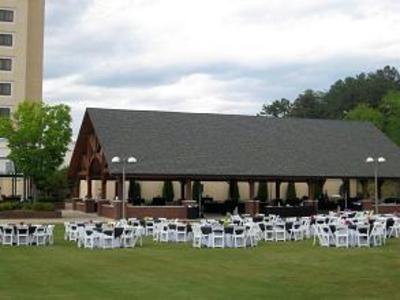 фото отеля Embassy Suites Hotel Greenville Golf Resort & Conference Ctr