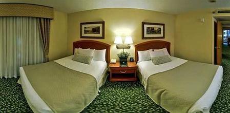 фото отеля Embassy Suites Hotel Greenville Golf Resort & Conference Ctr