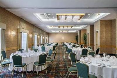 фото отеля Embassy Suites Hotel Greenville Golf Resort & Conference Ctr