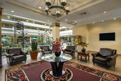 фото отеля Embassy Suites Hotel Greenville Golf Resort & Conference Ctr