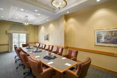 фото отеля Embassy Suites Hotel Greenville Golf Resort & Conference Ctr
