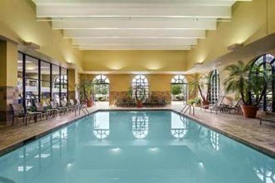 фото отеля Embassy Suites Hotel Greenville Golf Resort & Conference Ctr