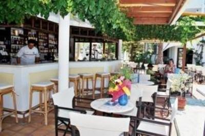 фото отеля Sunny Suites Apartments